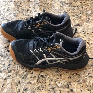 Asics Upcourt 4 Big Kids Volleyball Shoes